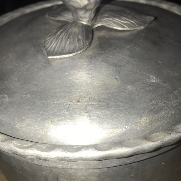 Hand Forged Everlast Metal pot with lid - Picture 5 of 14